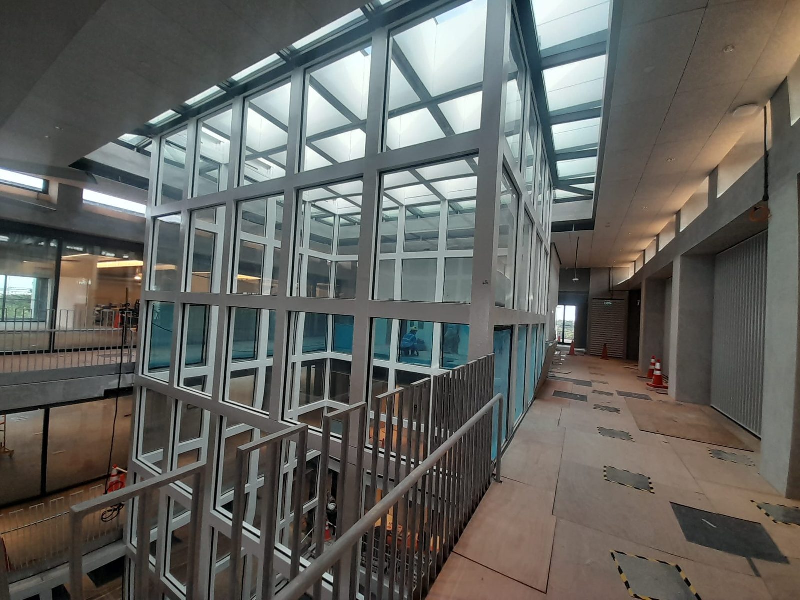 Fire rated framed fixed glass partition