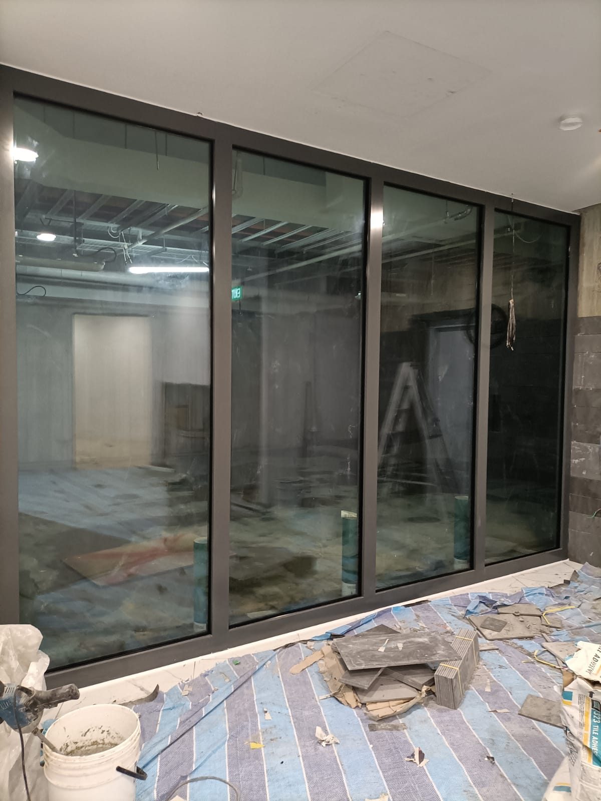 Fire rated framed fixed glass partition