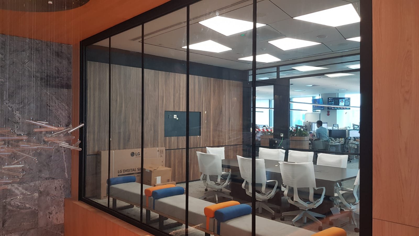 Fire rated frameless fixed glass partition